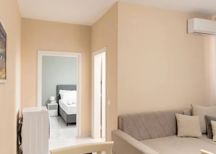 Relaxing Near The * Sarandë